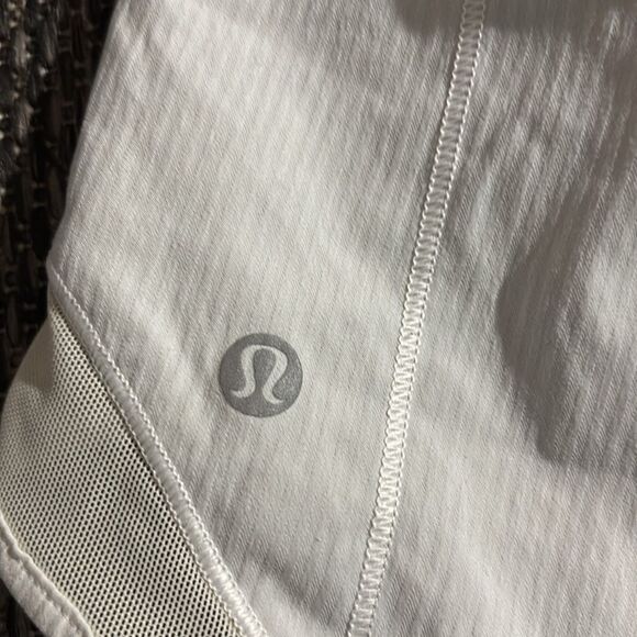 Lululemon Hotty Hot Short II *Long 4" - Picture 3 of 8
